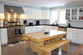 Trailside Village #3 - Slopeside 1BR with Hot Tub and Sauna, Ski In Ski Out with Ski Rental Deals